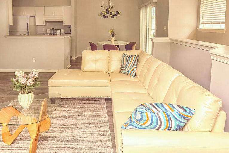 Living area 5, Nyakio Suite, Chesapeake