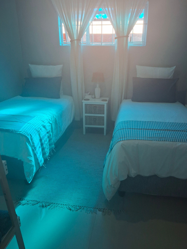 Room 4, Charming Retreat With Shared Pool in Ethekwini Municipality, eThekwini