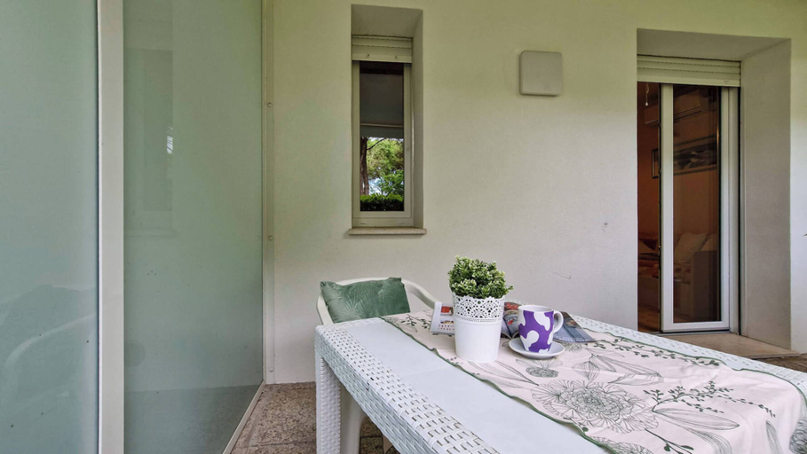 Outdoor dining, Cozy Flat in a Residence With 3 Pools, Venezia