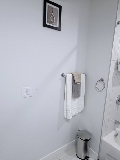 Bathroom 2, Charming Family-friendly House Rental in Edmonton, Division No. 11