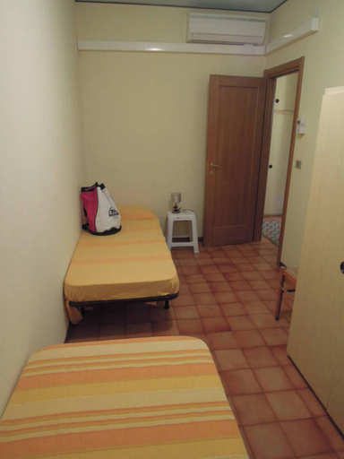 Room 2, Family Flat in Resort With Pools and Playground, Venezia