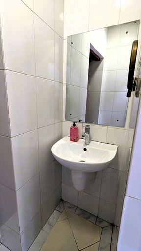 Bathroom 4, Kay's Place Train House Zanzibar Gallery, Mjini