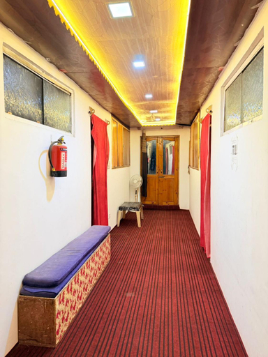 Bedroom 2, New Heaven Canal Guest House, Srinagar