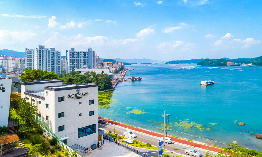 Exterior & Views 1, Tongyeong By the See Spa Pension, Tongyeong