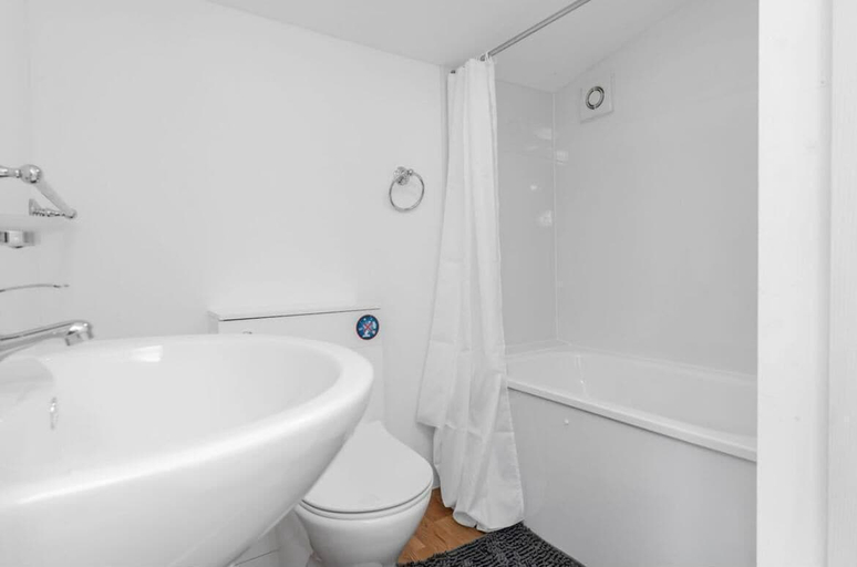 Bathroom 3, BED AND Breakfast Free Prosecco, Edinburgh