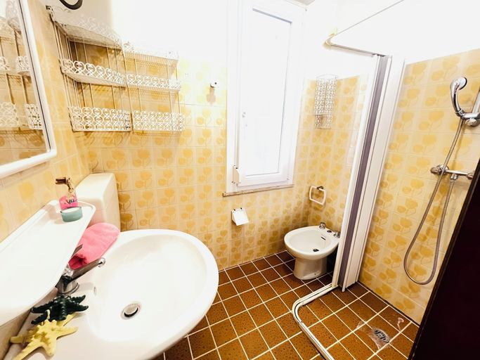 Others 4, Spacious Apartment With Large Balcony, Venezia