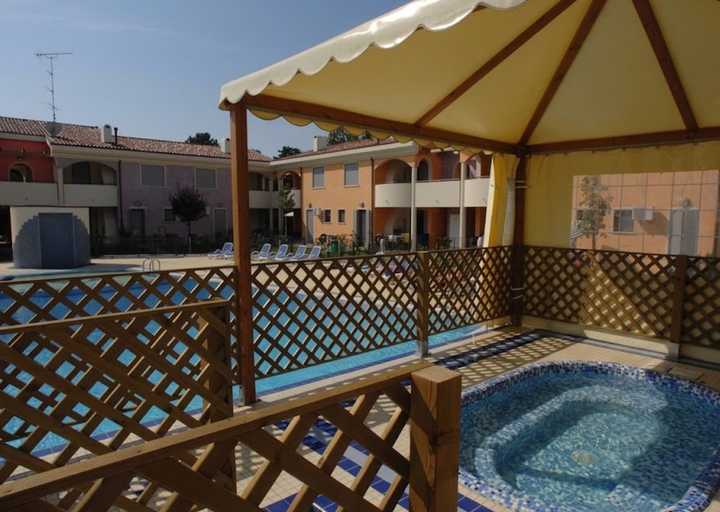 Pool 2, Holiday Village Escape With Garden, Venezia