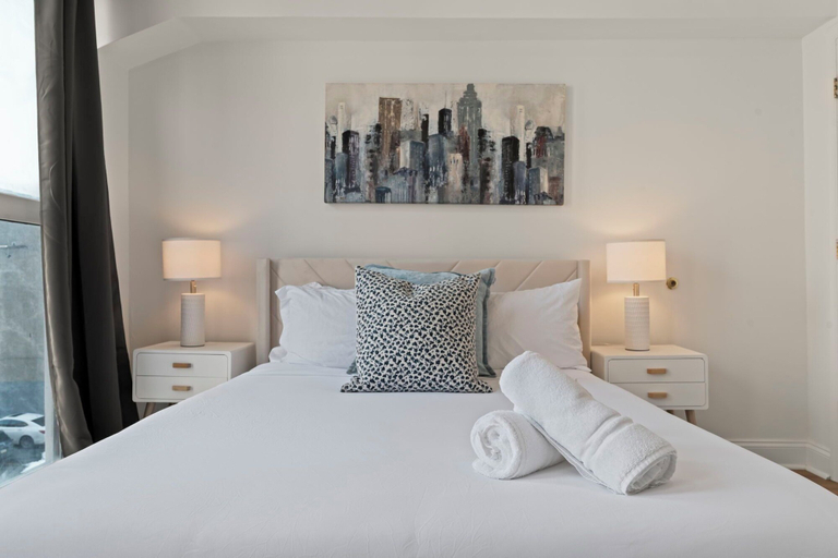 Room 3, Apartmint at 116 Chestnut Philadelphia, Philadelphia