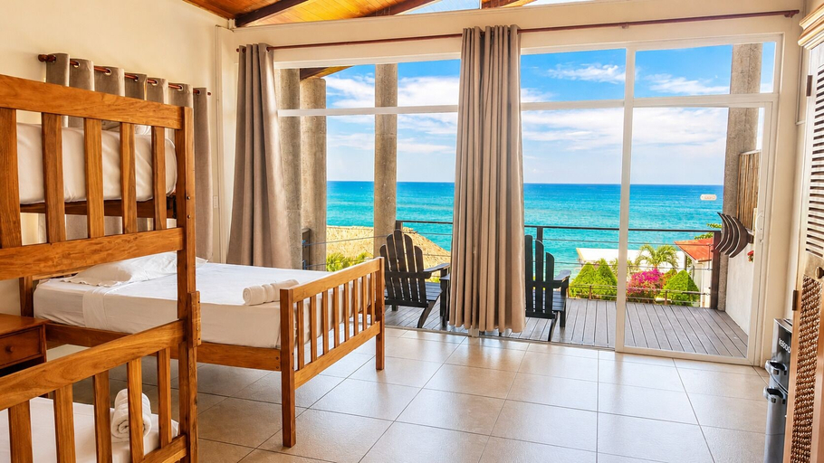 Room 4, LAOLA SURF RESIDENCE, Tamanique