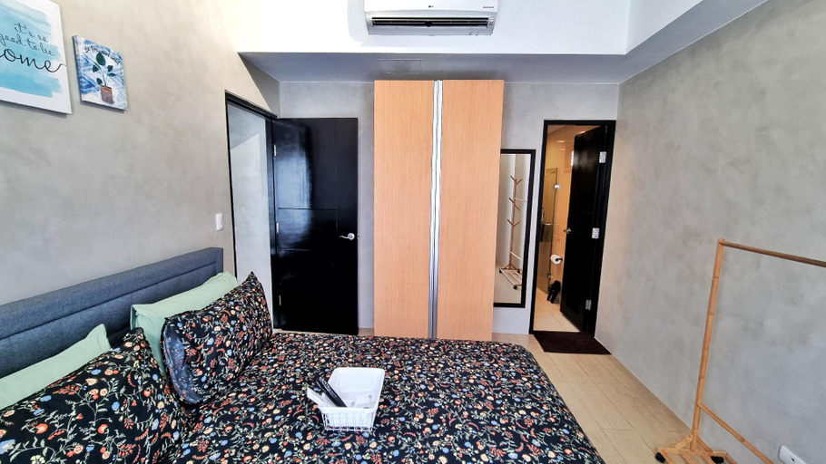 Bedroom 2, JamYnn One Bedroom Suite across T3 - Pool view, Pasay City