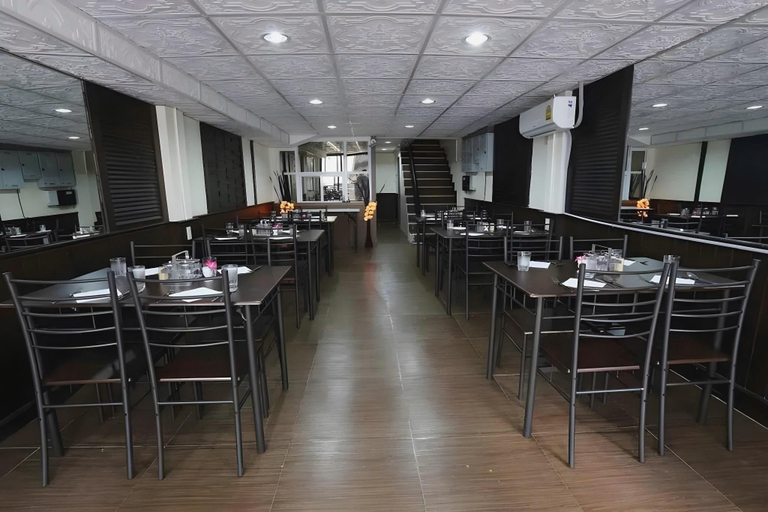 Food & Drinks 5, Sukhumvit 20 Guest House, Khlong Toey