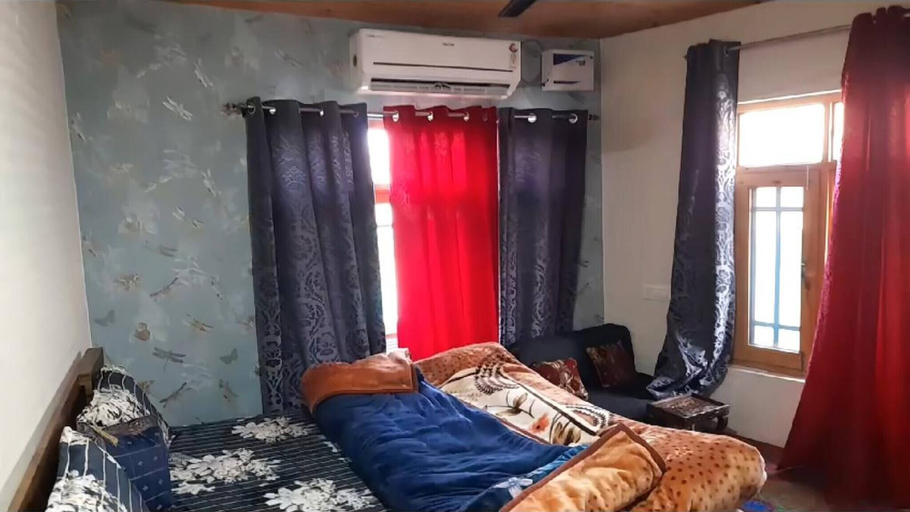 Room 5, Room-sunset View Over Dal Lake 4, Srinagar