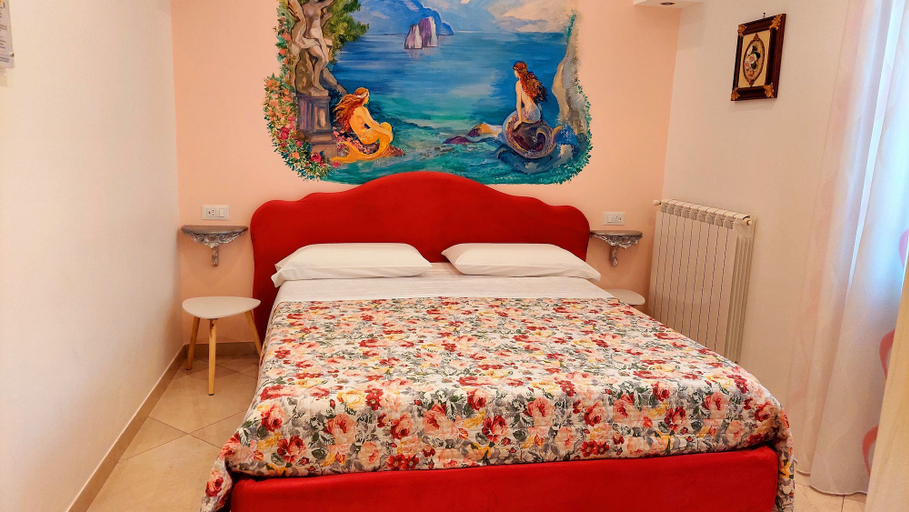 Bedroom 3, Olimpo degli Dei, Napoli
