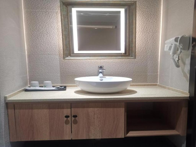 Bathroom 3, Green Tree Inn Lianyungang Guannan County Duigougang Town, Lianyungang