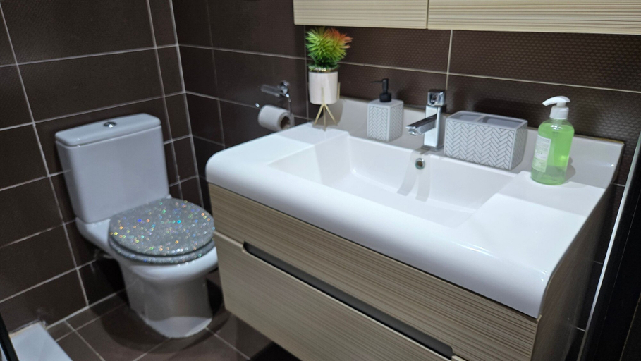 Bathroom, Sea front luxury living apartment in sousse, Sousse Médina