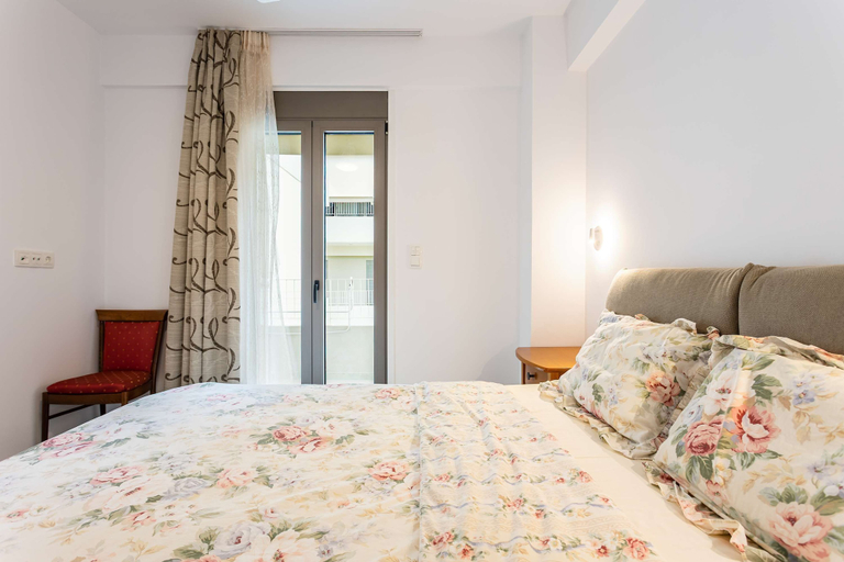 Room 2, Urban Panorama - Stylish Stay in Kalamata, Peloponnese