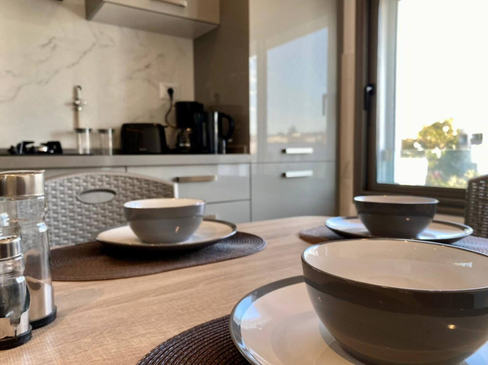 Dining 3, Cozy Stay With Balcony View in La Marsa, La Marsa
