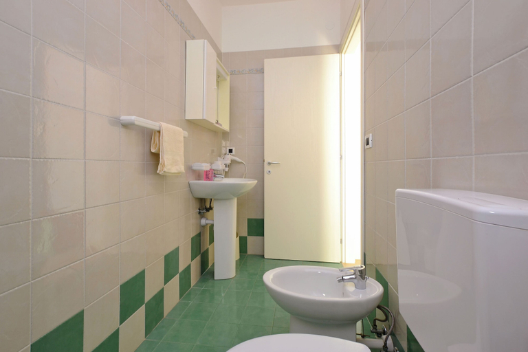 Bathroom 2, Beach Retreat for Four Guests, Udine