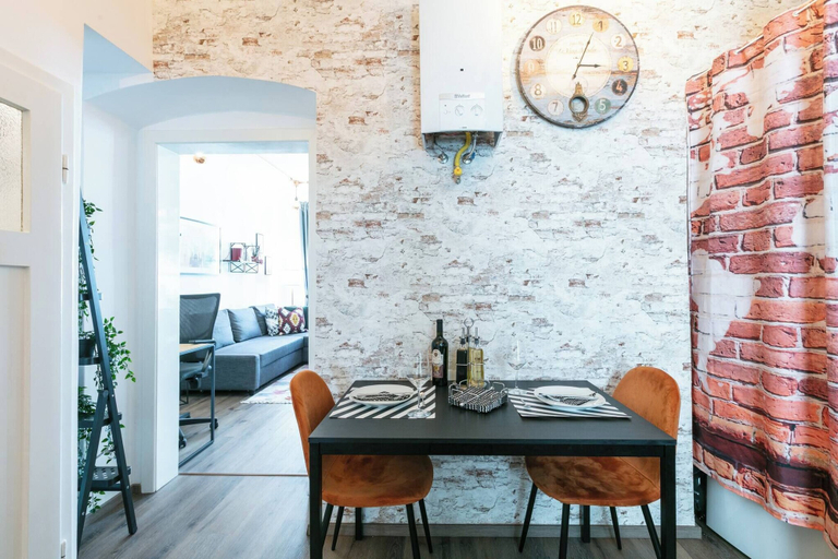 Dining room 3, 6 min Walk to Metro - 3 Stops to City Center, Wien