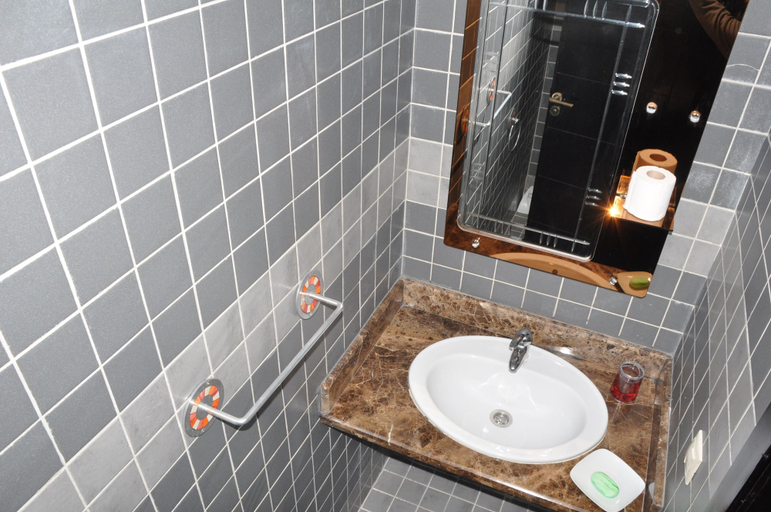 Others 5, Val Fleuri Apartment With Balcony, Casablanca, Casablanca