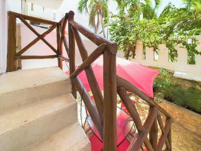 Property grounds 2, Stylish 2BR Retreat With Private Patio, Cozumel