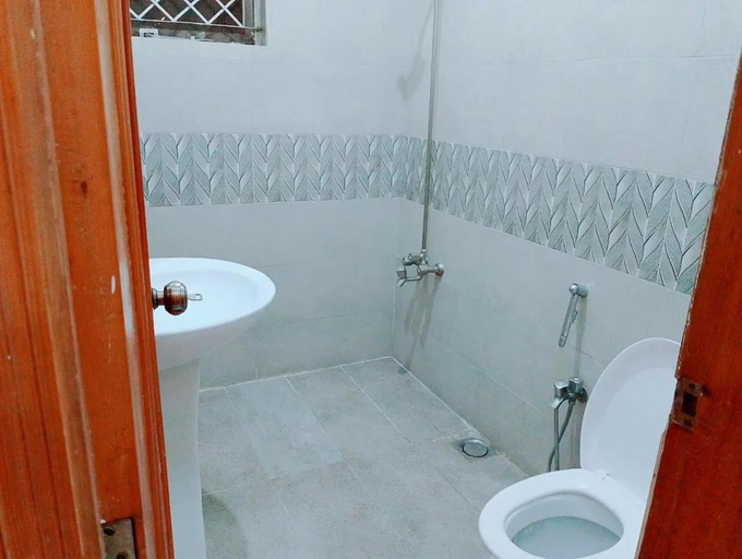 Bathroom, Lux Inn Guest House, Islamabad