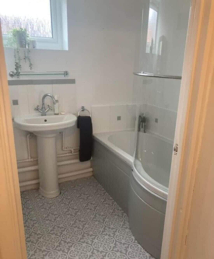 Bathroom 4, Central Upton Upon Severn 2 Bedroom Property Sleeps 6, Worcestershire