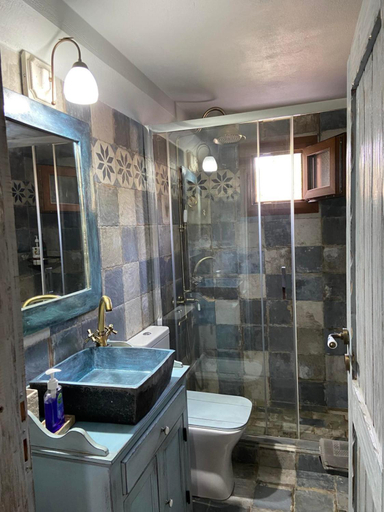 Bathroom 4, Περιβολι του Οδυσσεα, North Aegean