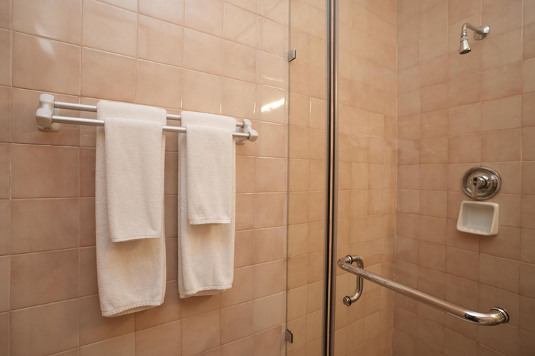 Bathroom 4, Hotel Casamara-Kandy, K.F.G. & G. Korale