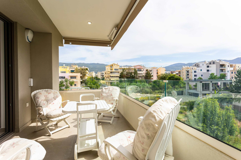 Room 5, Urban Panorama - Stylish Stay in Kalamata, Peloponnese