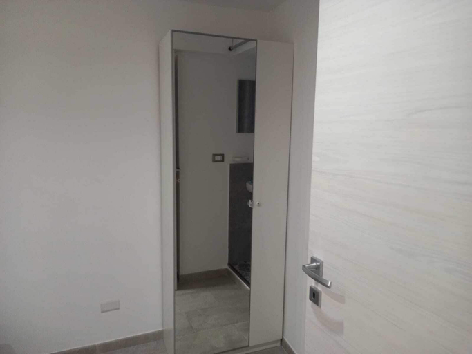 Others 5, Room-room in the Historic City Centre, Catania