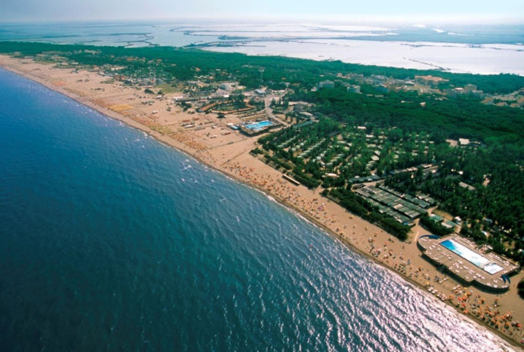 Beach 5, Accommodation With Terrace and Parking, Rovigo