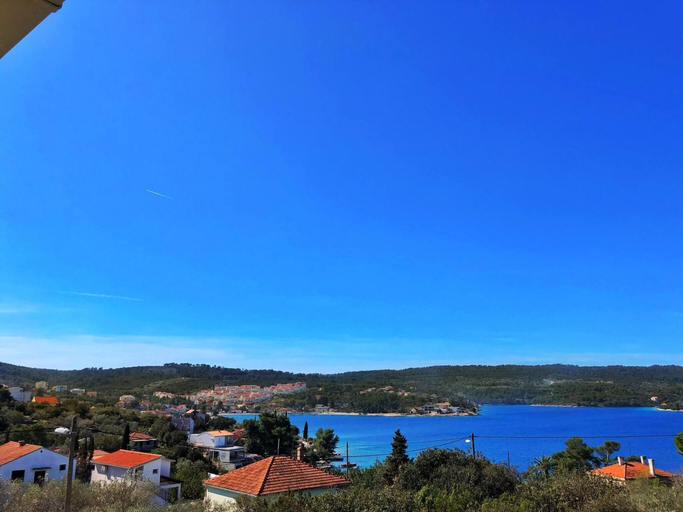 View from property 4, Comfortable Apartment Island Šolta -seaview, Šolta