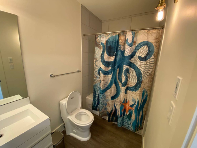 Others 2, Lovely 1 Bedroom Condo With Free Parking And Balcony, Division No. 11