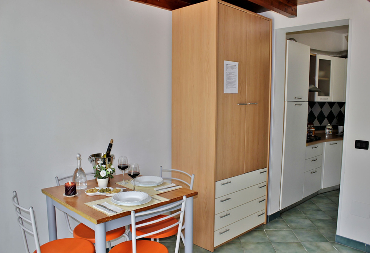 Dining 5, Palazzo De Donno App 2, Lecce