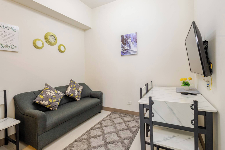 Living room 5, Luxurious Bayview 2BR Near MOA Picc CCP Free Wifi, Pasay City