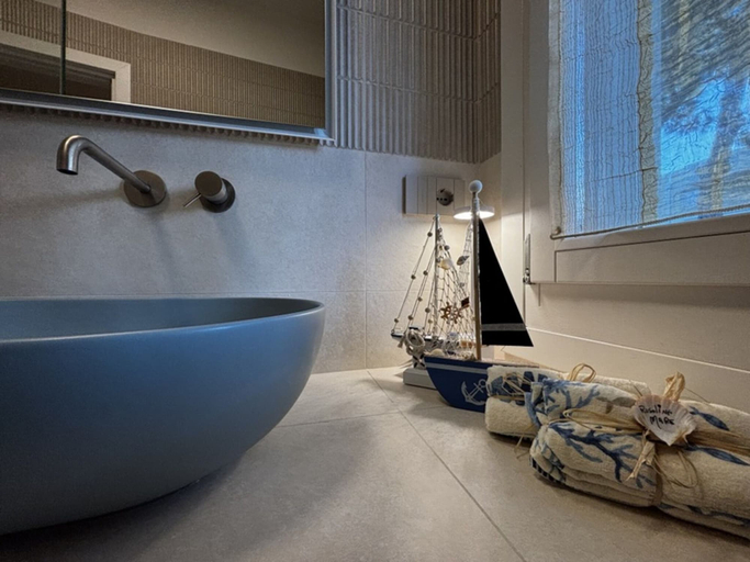 Bathroom 4, Newly Renovated, Beautifully Accommodation, Rovigo