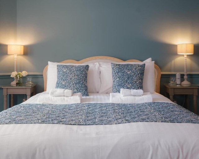 Room 4, Lowcross House, Shropshire