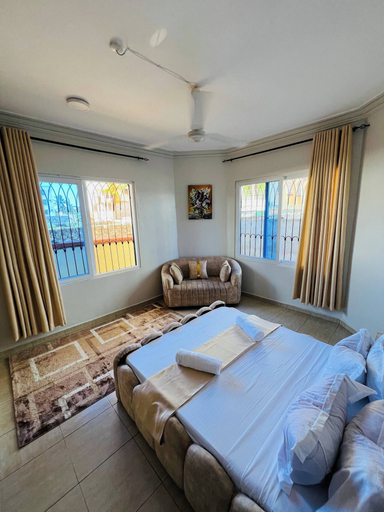 Room 4, Nyali Luxe 2 BR Plage Parking, Nyali