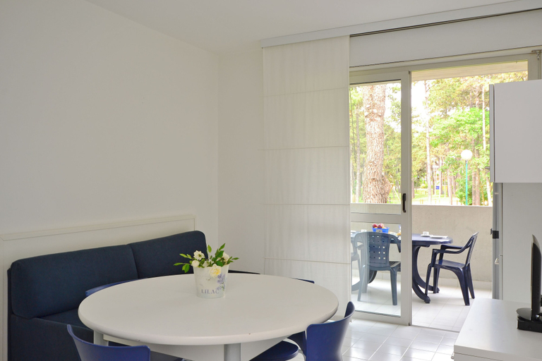 Dining room 2, Bright Getaway Flat With Pool, Udine