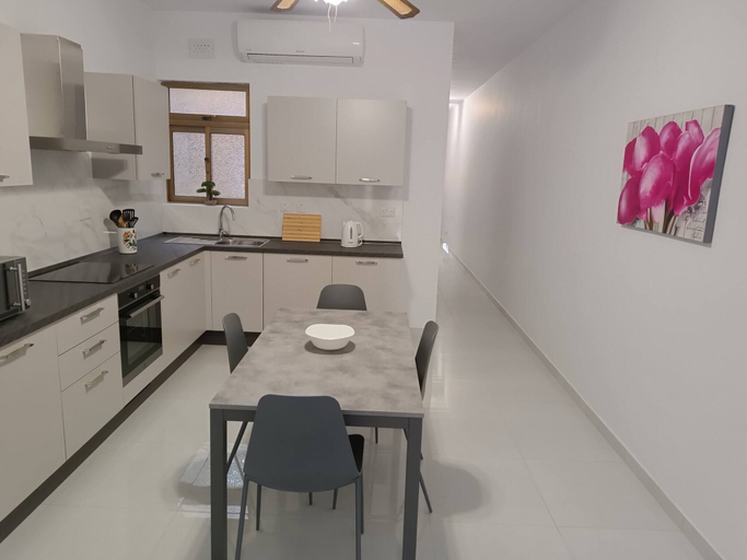 Interior 2, Seaside Stylish and Spacious 2-bedroom Apartment