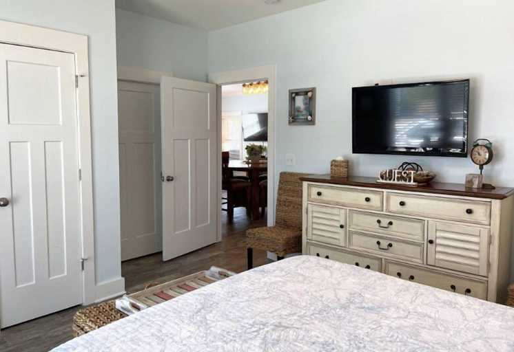 Room 5, Rookery III 7026 - Teal Waters, Baldwin