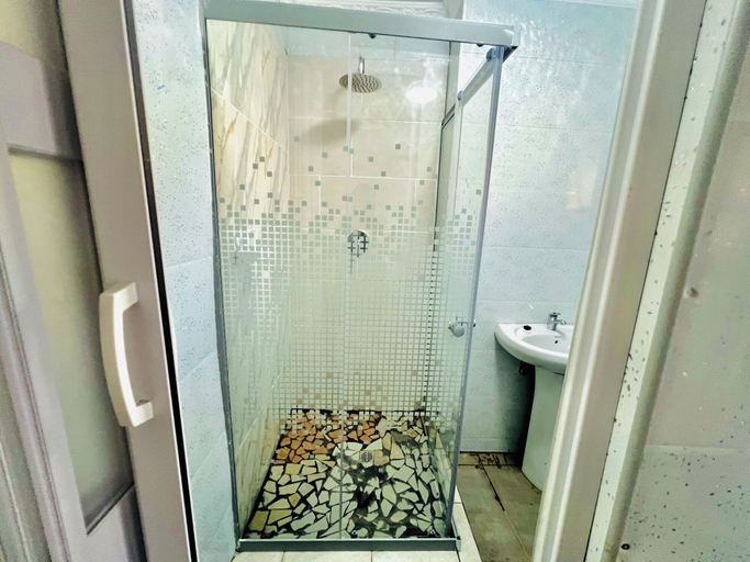Bathroom 3, Room-honeyhills Excellence Resort, City of Johannesburg