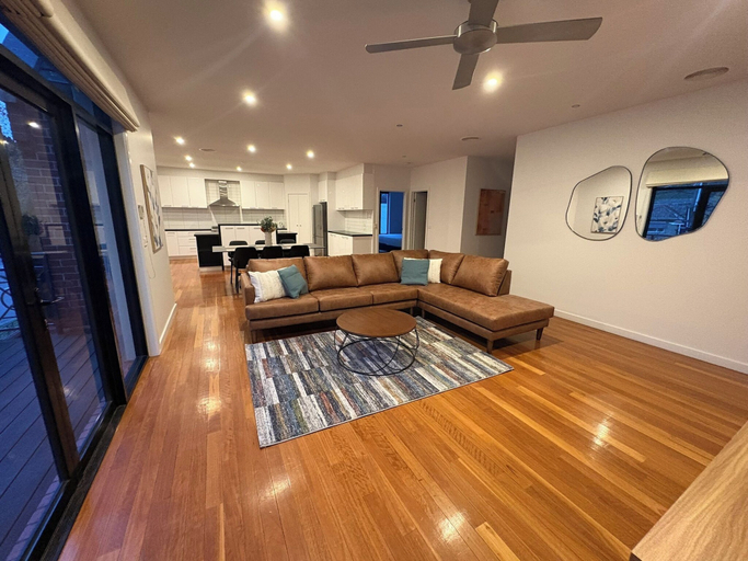 Others 5, Ballarat Suites, Ballarat - Central