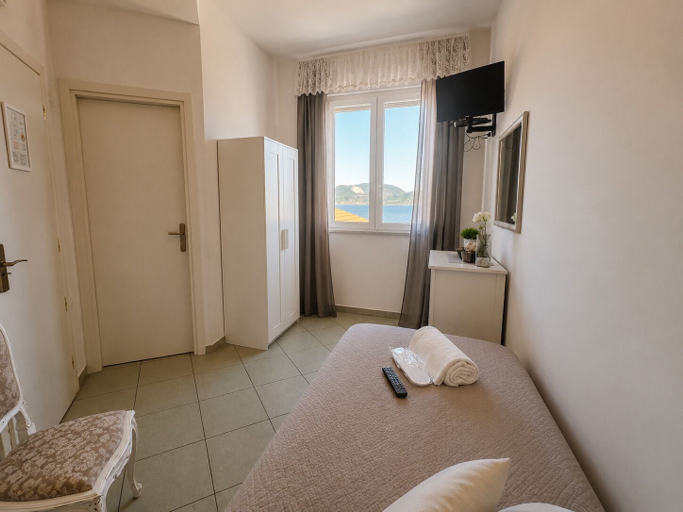 Bedroom 3, Hotel Butterfly - We Suite, Lucca
