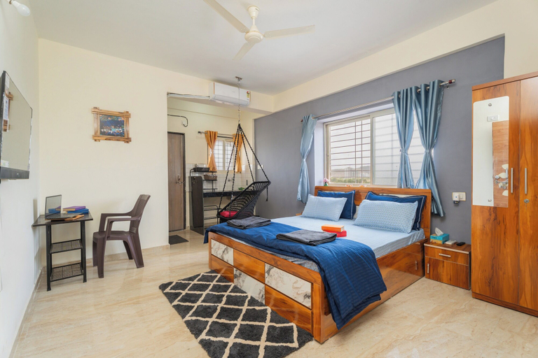 Room 5, Vibestayz Omkar Hinjawadi, Pune