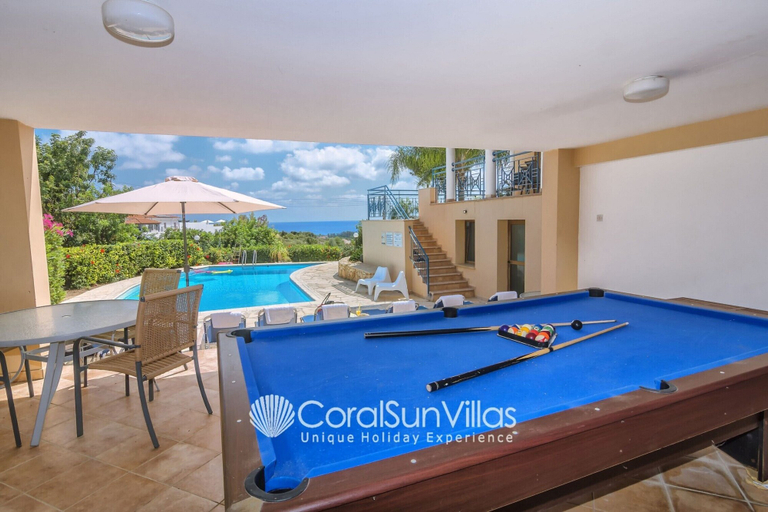 Others 5, Exceptional Large Villa, Free Heated Pool 1 NOV - 15 Jan, Privacy,prime Location