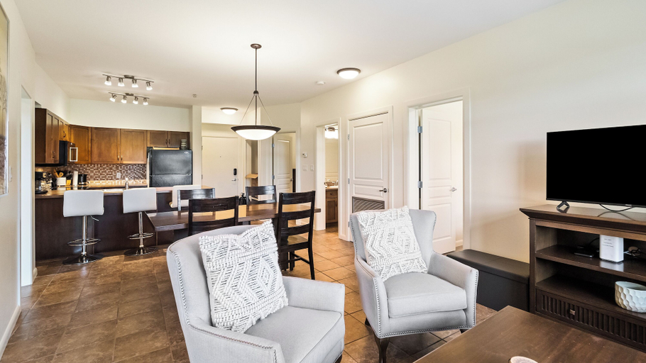 Living area 5, Bright 3 Bd at Playa 548. Pool & Beach, Central Okanagan