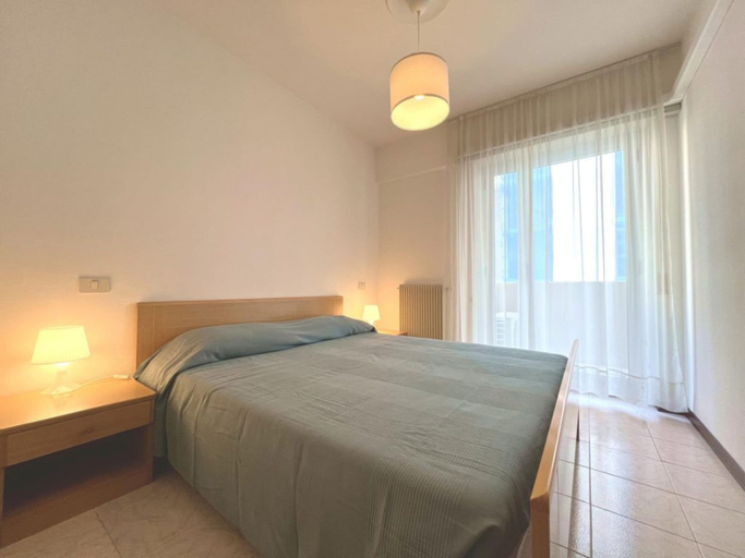 Room 4, Perfect Holiday Apartment for Five Guests in Grado, Gorizia