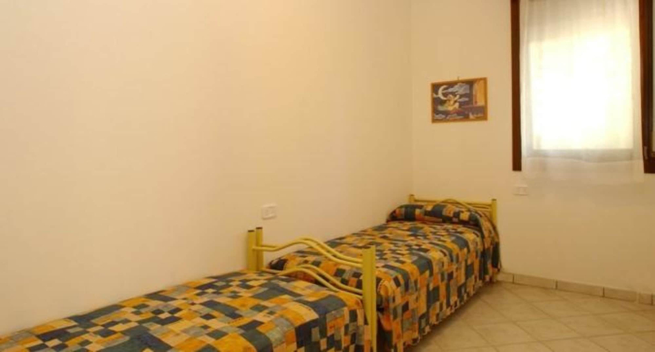 Room 2, Comfy Flat in Rosolina With Shared Pool, Rovigo